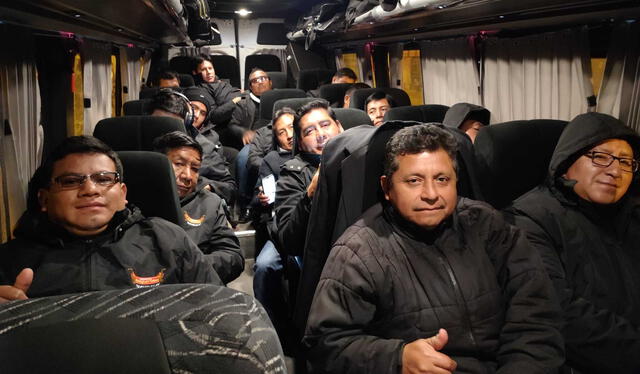 Integrantes de la Orquesta viajaban en buses interprovinciales para sus presentaciones. Foto: Facebook/Orquesta AF   