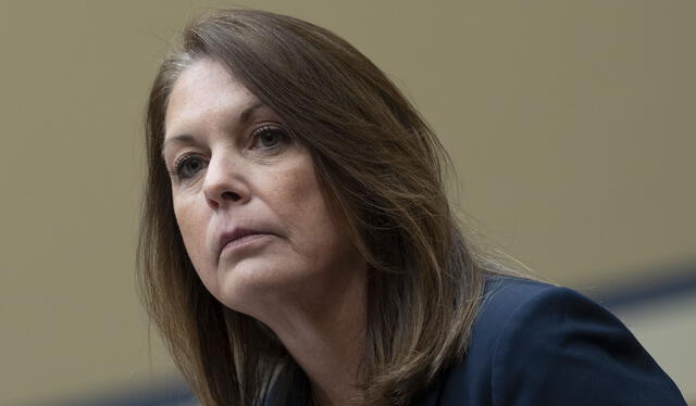  Kimberly Cheatle compareció ante una comisión del congreso de Estados Unidos dónde admitió su error en el intento de defender a Donald Trump. Foto: AFP   