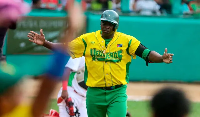 William Saavedra se convirtió en el máximo jonronero en postemporadas de la Serie Nacional, con 28 tablazos. Foto: JIT   