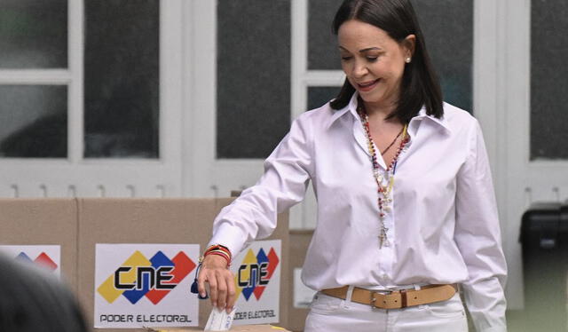  La opositora emitió su voto y confía los resultados. Foto: AFP   