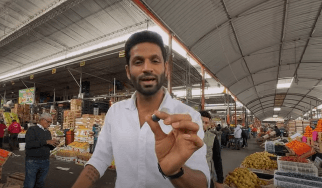  Ciudadano acudió al Mercado Mayorista de Frutas, aprovechando el feriado largo por Fiestas Patrias. Foto: captura de YouTube (Latina loca en India).   