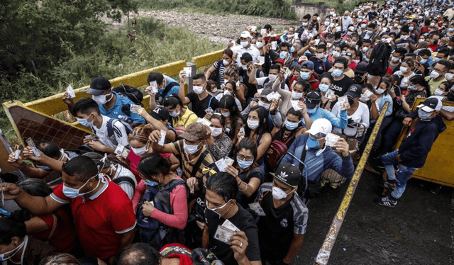 Colombia y Perú son los países que más población venezolana ha recibido en los últimos años. Foto: AFP   