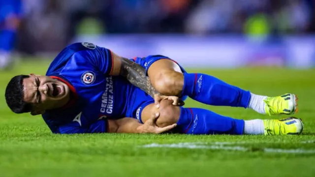 Gabriel Fernández sufrió ruptura de ligamentos en la rodilla en el encuentro ante Atlético San Luis en el Clausura 2024. Foto: aztecadeportes.com 