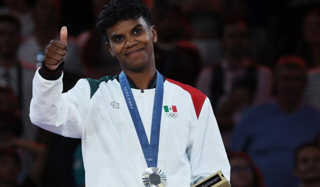 Nacida en Londres, Inglaterra, de padre keniano y madre mexicana, la atleta de 28 años de edad ha conquistado la medalla de plata en París 2024. Foto: aztecadeportes.com   