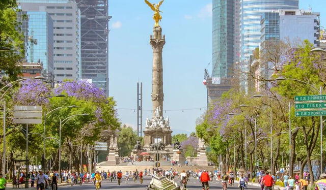 La avenida fue diseñada en el siglo XIX bajo la orden del emperador Maximiliano I de México, inspirada en los grandes bulevares europeos, especialmente los de París. Foto: Moon Travel Guides   