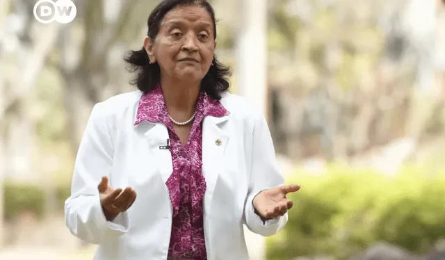  La médica Marta Villar indica que combate tres problemas principales. Foto: captura de pantalla/DW Español/YouTube   