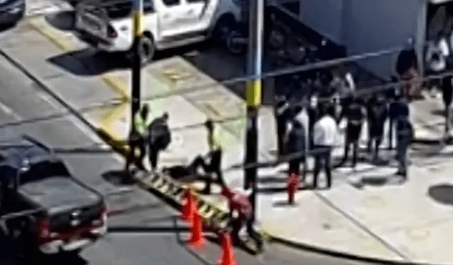 Efectivos de la PNP detuvieron al trabajador involucrado, identificado como Nixon Mejía Gavino. Foto: captura de pantalla.   