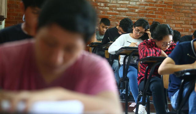  Las carreras de Ingeniería de Petróleo y Gas Natural e Ingeniería Petroquímica cuentan con gran demanda laboral. Foto: Andina.   