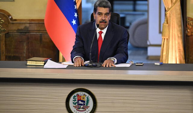 Nicolás Maduro durante una rueda de prensa sobre las elecciones presidenciales en el palacio presidencial de Miraflores. Foto: AFP   