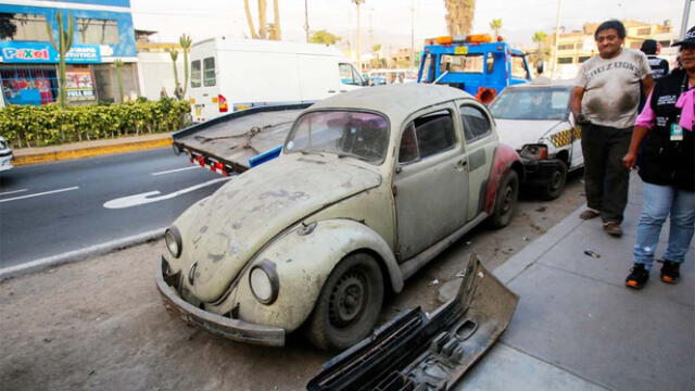  La falta de programas de chatarrización permite que los autos viejos sigan en circulación. Foto: Difusión   