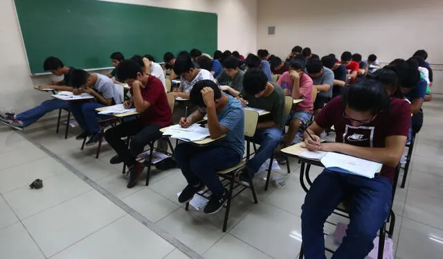  El examen de admisión 2025-I de la UNMSM se realizará en cuatro fechas en el mes de octubre. Foto: Andina.   