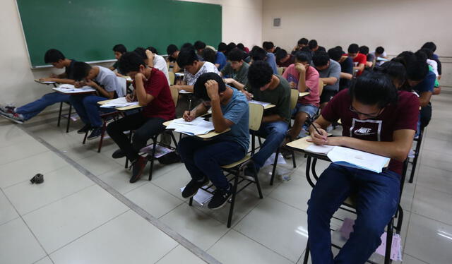  La Universidad Nacional de Ingeniería realiza su examen de admisión dos veces al año. Foto: Andina.   