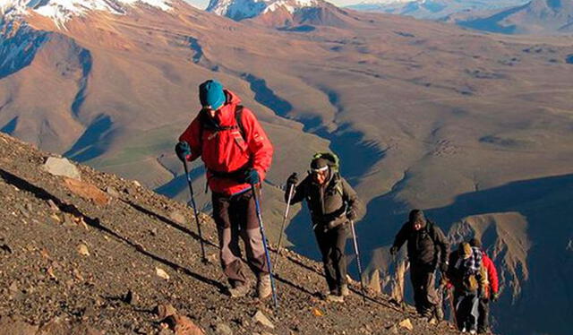 Ascenso motivacional al Misty. Foto: Sky Perú   