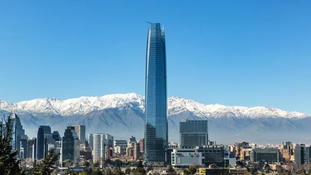 El edificio Sky Costanera en Chile. Foto: Tripadvisor   