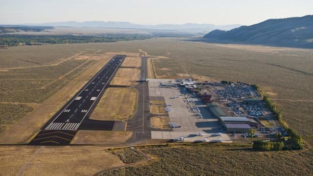  Jackson Hole, en Wyoming, era el destino del vuelo 3491, pero el piloto no pudo aterrizar. Foto: Air Facts Journal<br>    