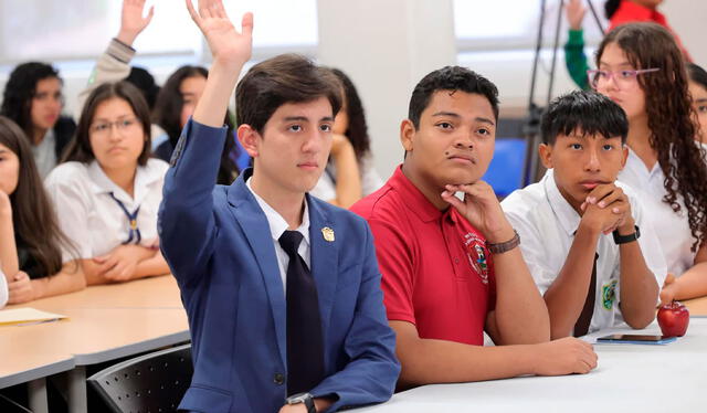 Los estudiantes deben mantener un alto estándar de calificaciones para seguir recibiendo las becas de IFARHU. Foto: Meduca   