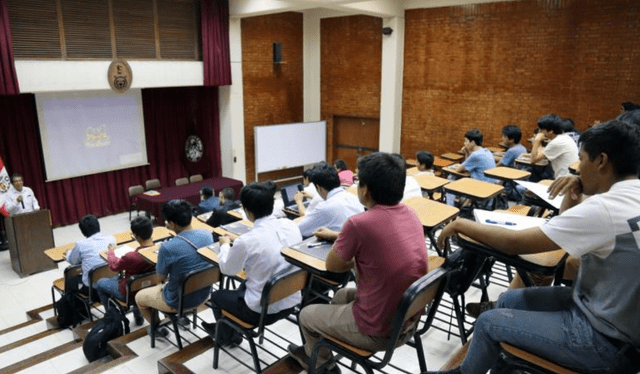  Estudiantes de la Universidad Nacional de Ingeniería recibiendo clases. Foto: UNI  