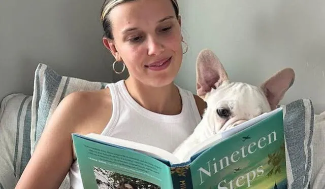 Millie Bobby Brown y su novela 'Diecinueve escalones'. Foto: Millie Bobby Brown/ Instagram    