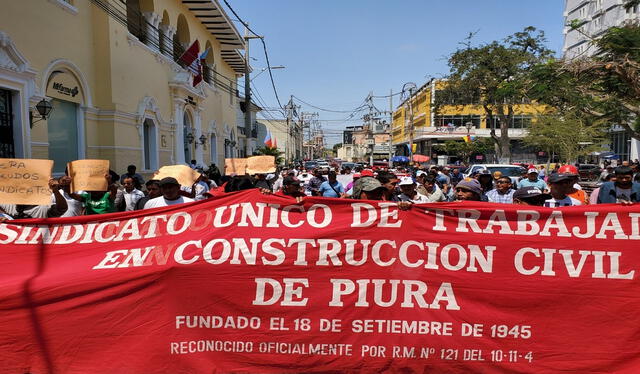  Trabajadores en Piura también protestan. Foto: Almendra Ruesta LR    