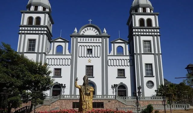  La Basilica de Suyapa se ubica en Tegucigalpa, Honduras. Foto: Tripadvisor   