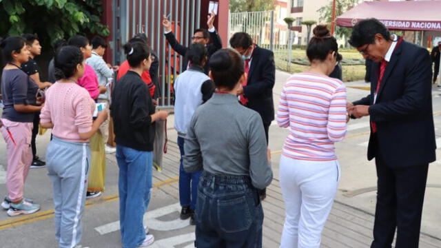 Un total de 8.001 postulantes compitieron por las 702 vacantes disponibles en último examen UNSA. Foto: composición LR    