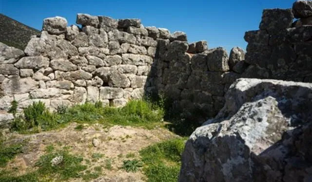  El interior de&nbsp;la pirámide de Hellinikon, en la región griega de la Argólida. Foto: National Geographic   