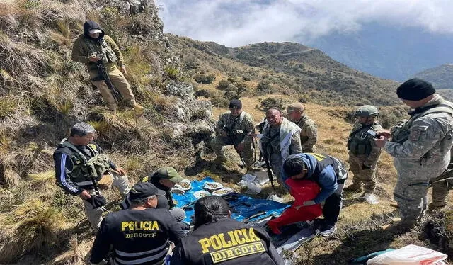  Policía encuentra armamentos. Foto: PNP    