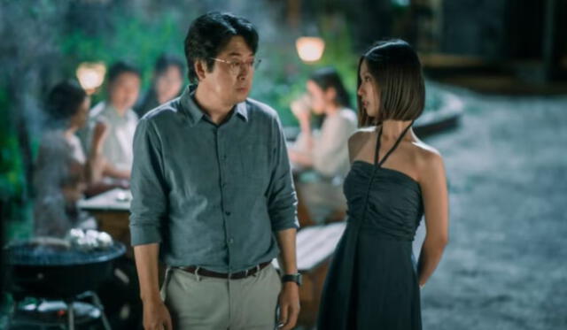 'Nadie en el bosque': Yoo Seong-a y su padre. Foto: Netflix   