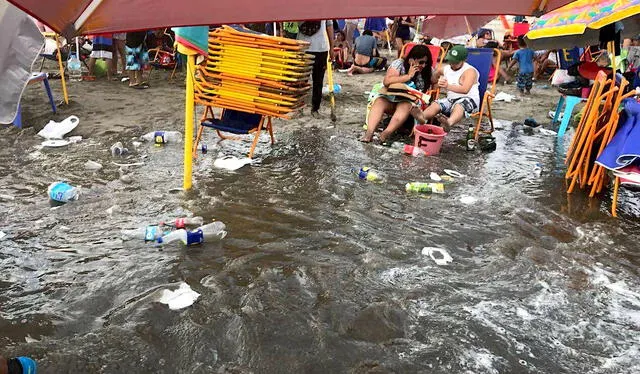  La falta de contenedores y estrategias para la recolección de la basura contribuyen al incremento de miles de desperdicios en las playas. Foto: Puerto Noticias.   