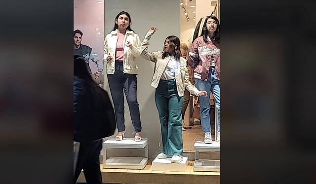 Jóvenes permanecen inmóviles en tienda comercial. Foto: TikTok    