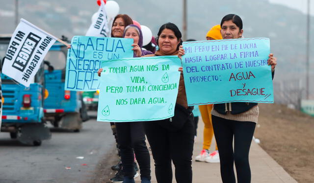 Vecinos de Mi Perú y Ventanilla señalaron que deben comprar agua a los camiones cisternas para poder abastecer sus tanques. Foto: Gobierno Regional del Callao   