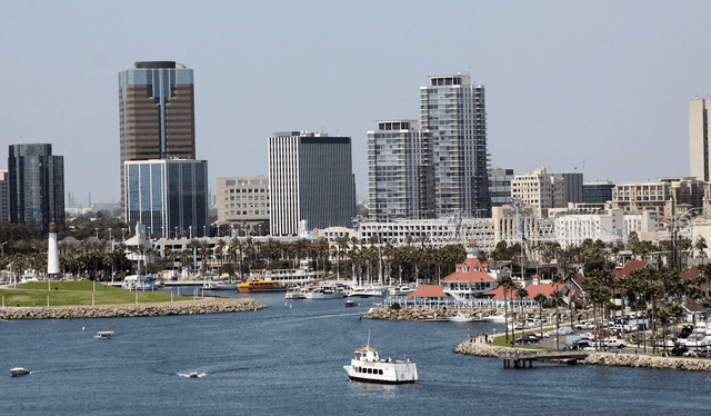  El programa Long Beach Pledge es una iniciativa para ayudar a las familias con bajos recursos en California. Foto: Britannica   