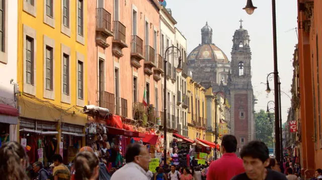 Recorrer el centro de Ciudad de México es una de las actividades que debes realizar. Foto: Expedia   