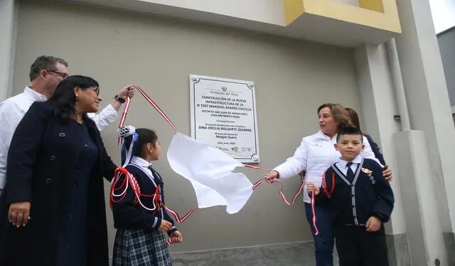  Estudiantes participan de inauguración. Foto: Presidencia de la República    