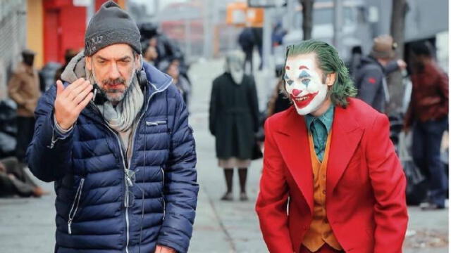  El director de 'Joker' Todd Phillips junto a Joaquin Phoenix en un alto del rodaje en octubre de 2020. Foto: Instagram    