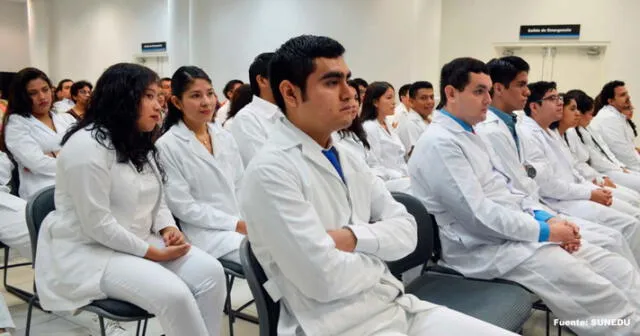  Más de la mita de estudiantes médicos jalaron la prueba del Serums 2024-II. Foto: Sunedu 