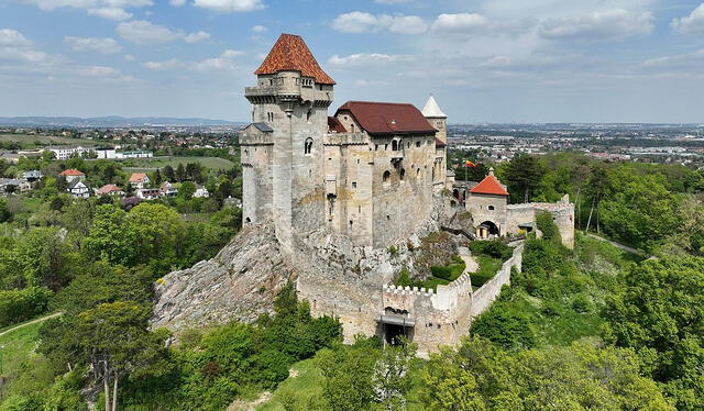 Liechtenstein, ubicado entre Suiza y Austria, se conecta con el mundo a través de aeropuertos cercanos, además de contar con una eficiente red de transporte terrestre. Foto: difusión   