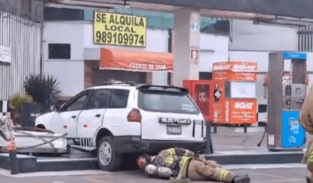 Cerca de las 4:40 de la mañana se registró un accidente vehicular en un grifo ubicado en el cruce de las avenidas Nicolás Arriola y San Luis. Foto: captura de pantalla   