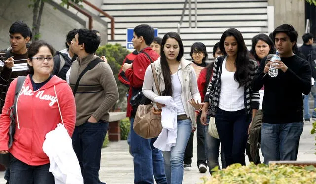 Estudiantes serían beneficiados con el bachillerato automático permanente