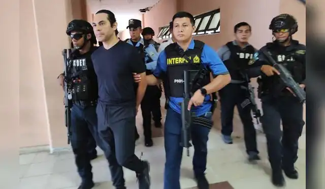 En el accidente también murió Manuel Coto, acusado de un desfalco de 35 millones de dólares como exgerente de una cooperativa y quien era trasladado a El Salvador. Foto: Proceso Judicial   