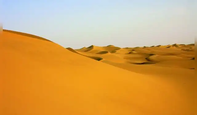  El desierto de Xinjiang, ubicado en el noroeste de China, es una vasta región árida y montañosa. Foto: Nomad's Land   