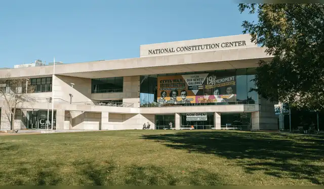  El Centro Nacional de la Constitución en Filadelfia, Pensilvania, será el lugar donde se realizará el debate entre Donald Trump y Kamala Harris. Foto: Expedia.com   