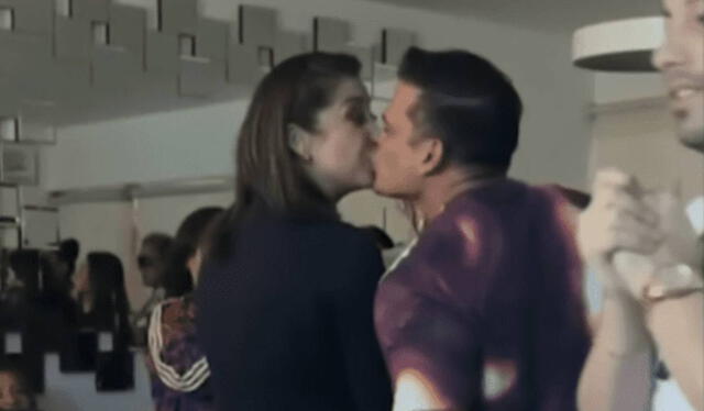  Karla Tarazona y Christian Domínguez fueron captados dándose un beso por ‘Magaly TV la firme’. Foto: captura    