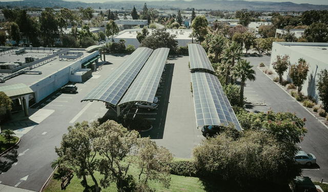  Las plantas solares contribuyen al cuidado del medioambiente a través del uso eficaz de la energía solar. Foto: Pexels   