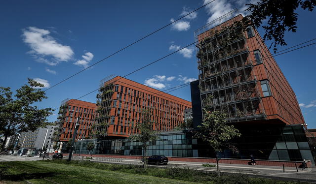 Vista general del edificio de la Oficina Nacional Antifraude de Francia, donde estuvo detenido Pavel Durov. Fotografía: AFP   