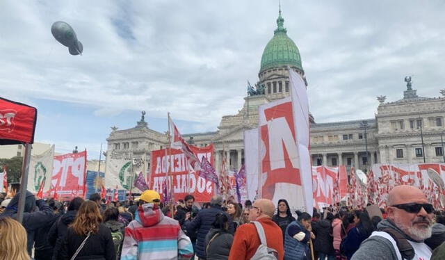 Jubilados protestan ante el veto de Milei. Foto: TN   