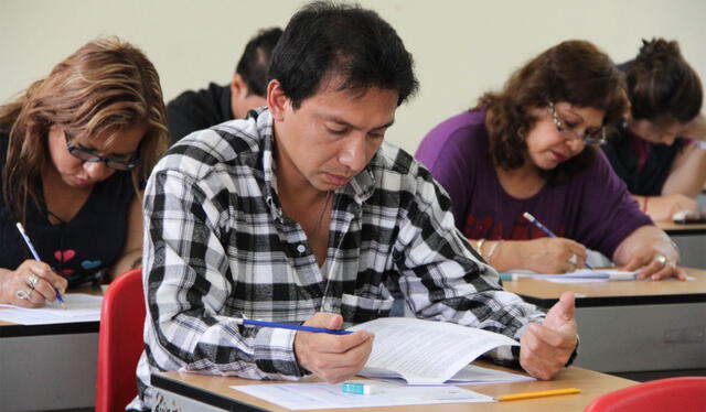 Docentes postularon a la prueba de Nombramiento Docente