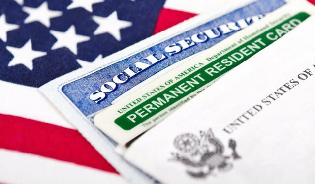  Obtener una green card permite a un individuo trabajar, estudiar y vivir en Estados Unidos de manera indefinida. Foto: Univisión    