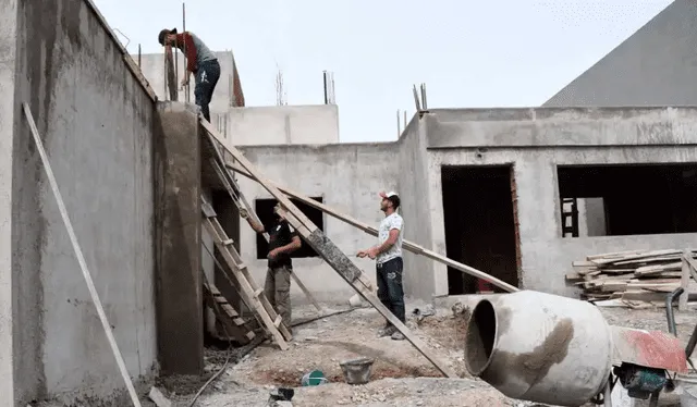  Construir una casa requiere de una gran inversión de dinero. Foto: Río Negro   