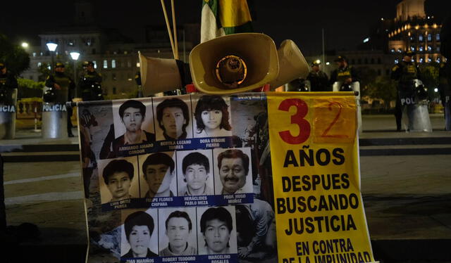 MEMORIA. Plaza San Martín volvió a ser lugar de rechazo a exdictador y recuerdo a víctimas.   